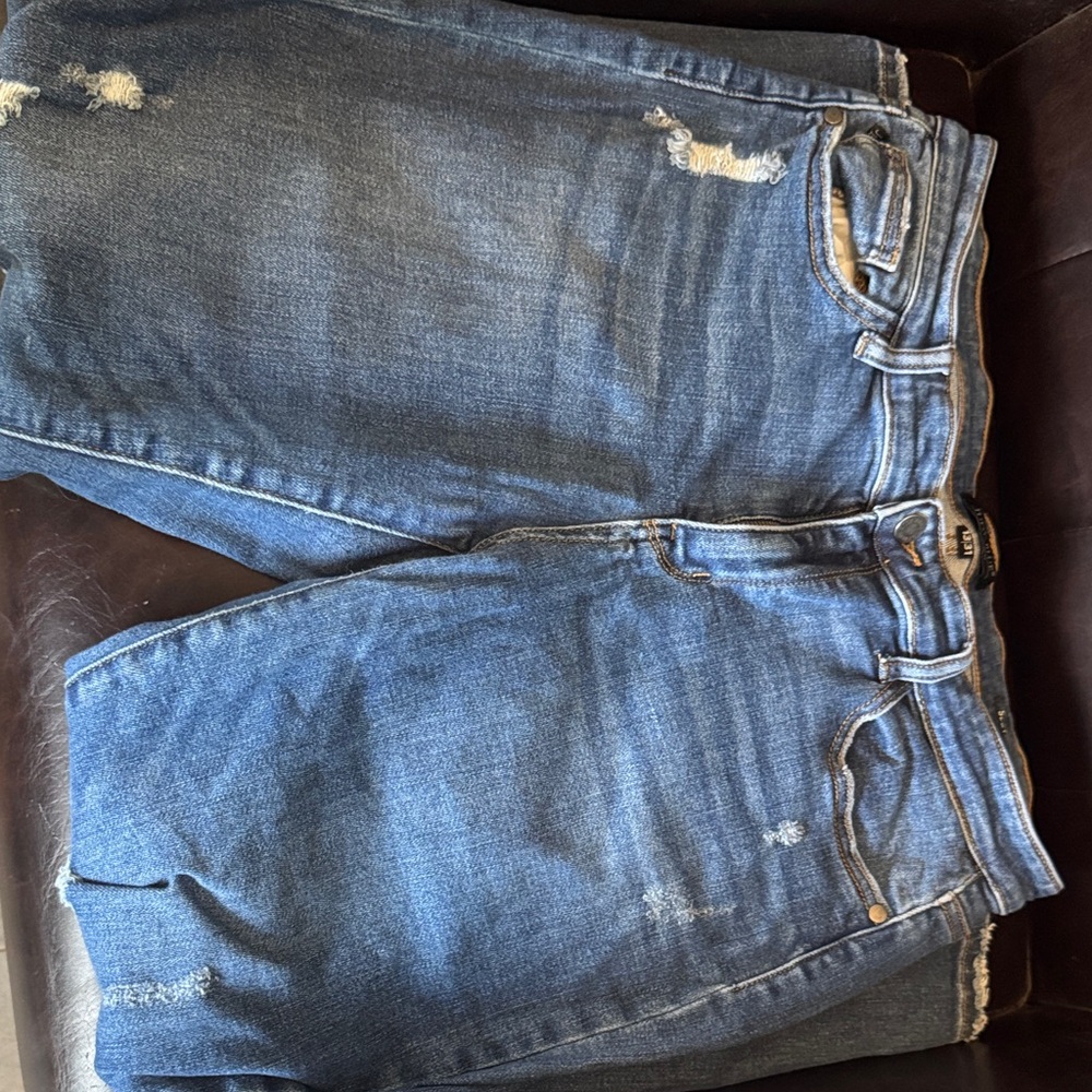 Judy Blue Distressed Boyfriend Jeans in Blue